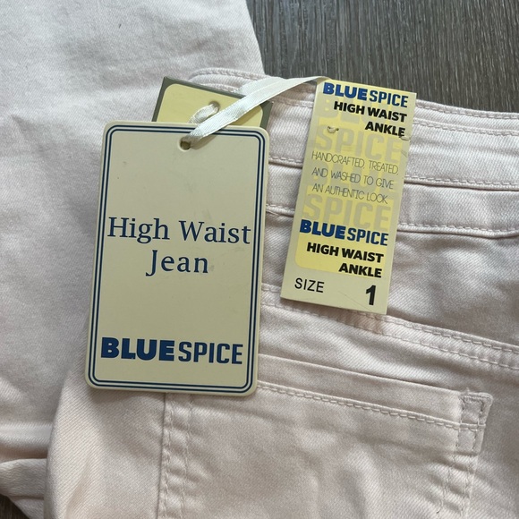 Light Pink High Waisted Jeans - Picture 3 of 3